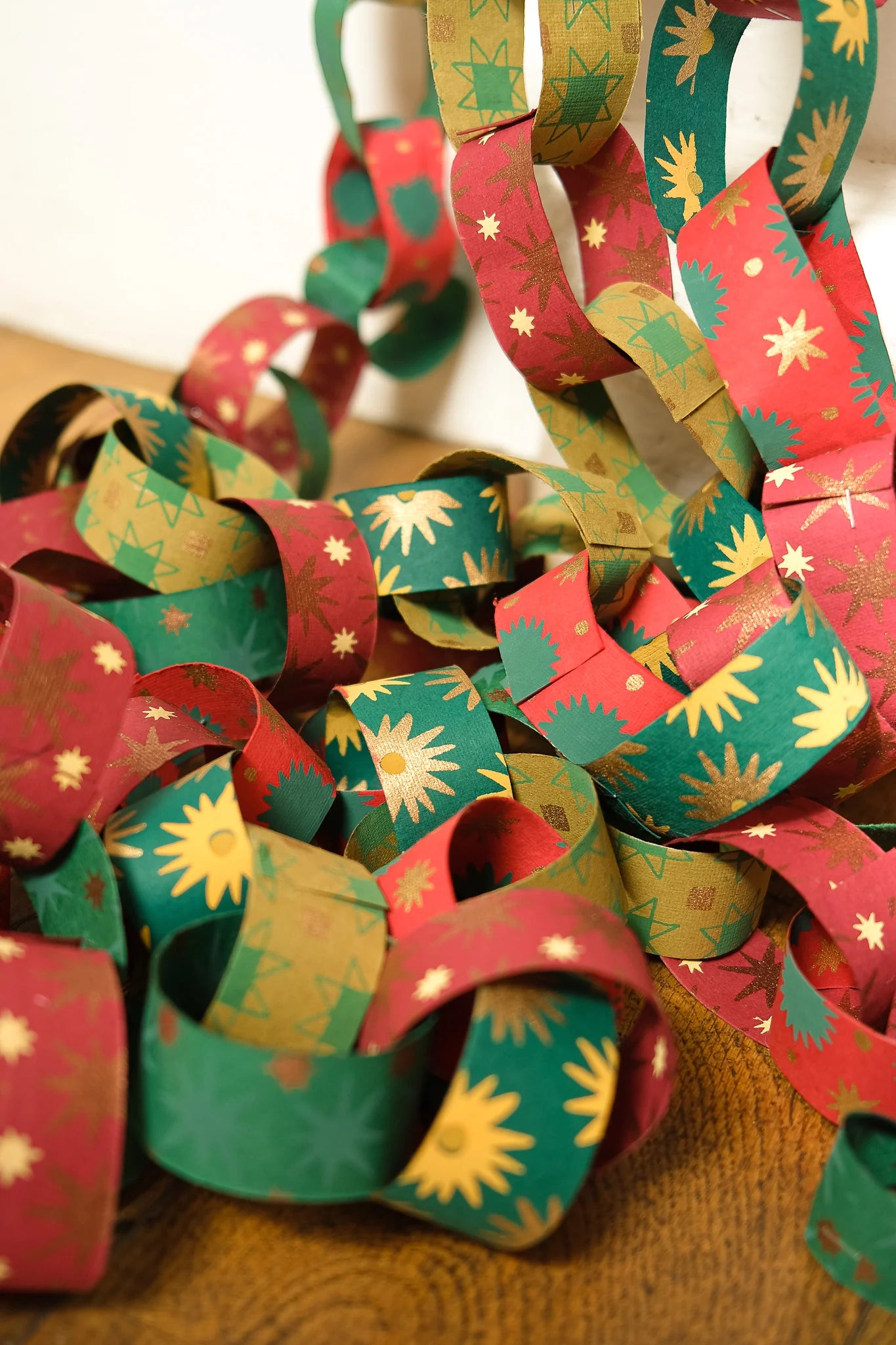 East End Press Festive Paper Chain Kit