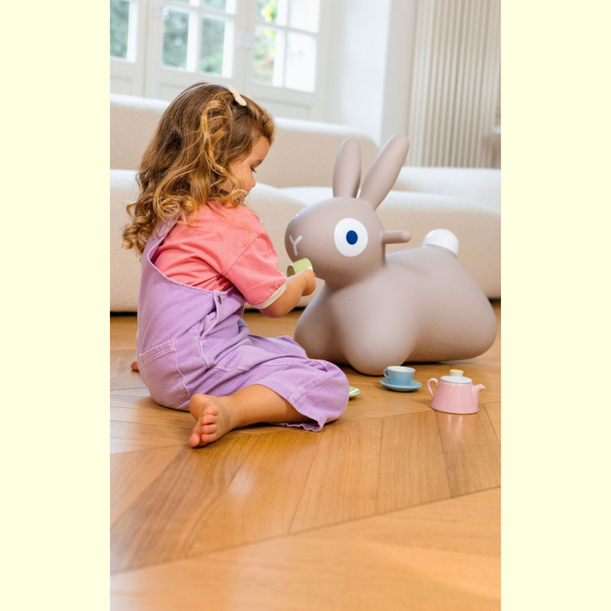 Quut Inflatable Hoppi Bunny - Warm Grey