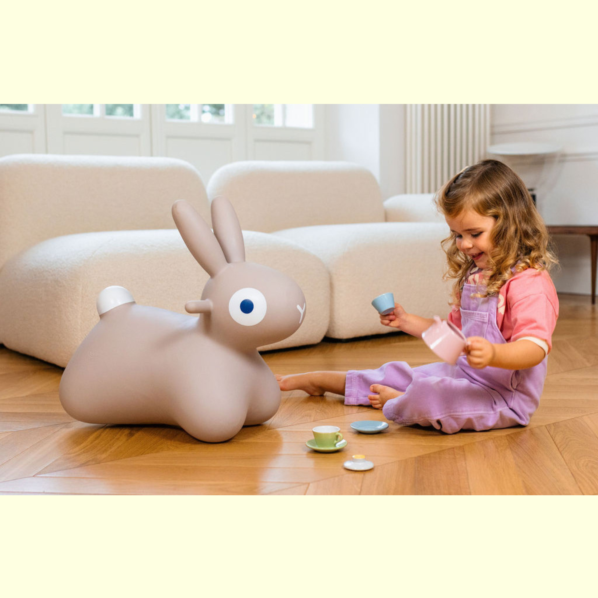 Quut Inflatable Hoppi Bunny - Warm Grey