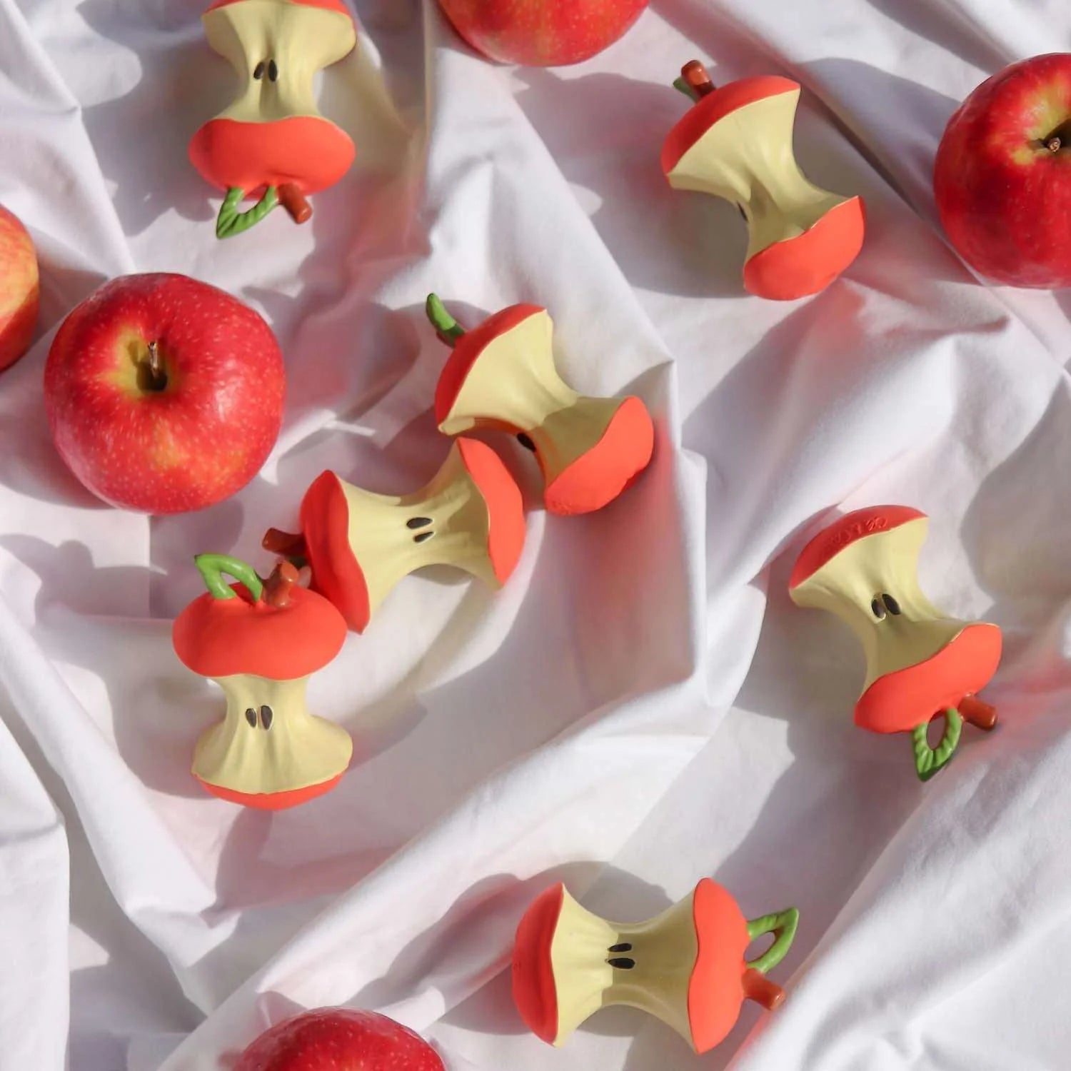 Oli & Carol Pepa the Apple
