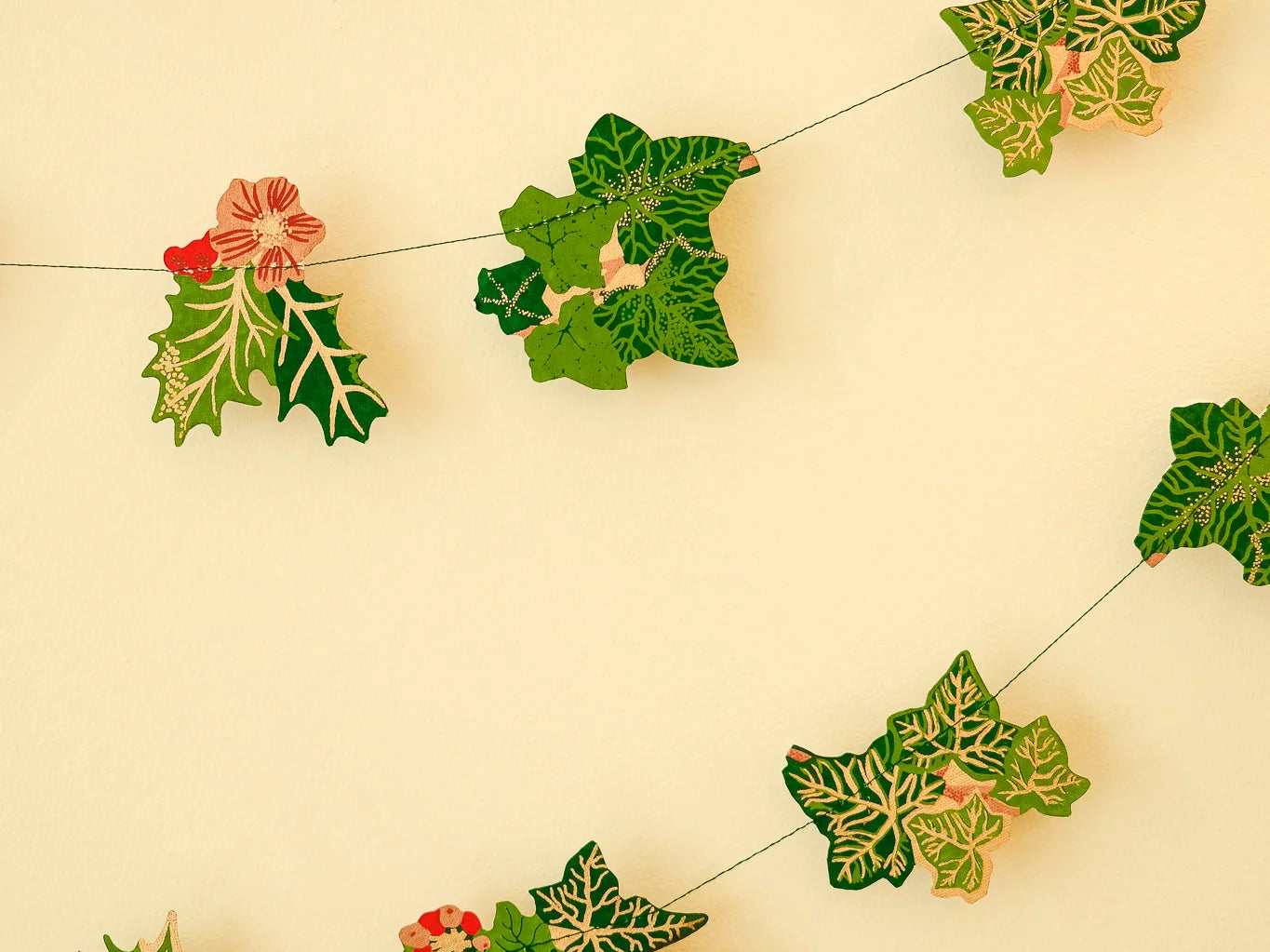 East End Press Holly and Ivy Sewn Garland