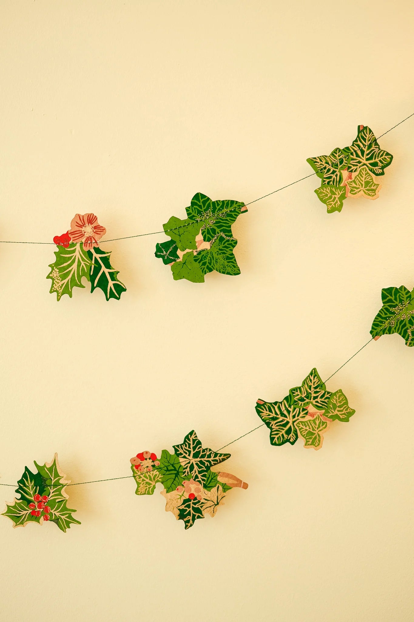 East End Press Holly and Ivy Sewn Garland