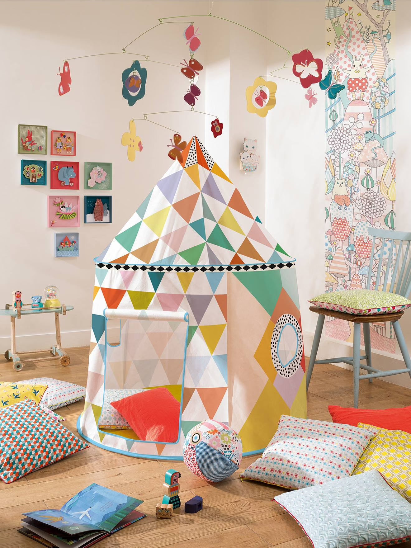 Djeco Multicoloured Play Tent