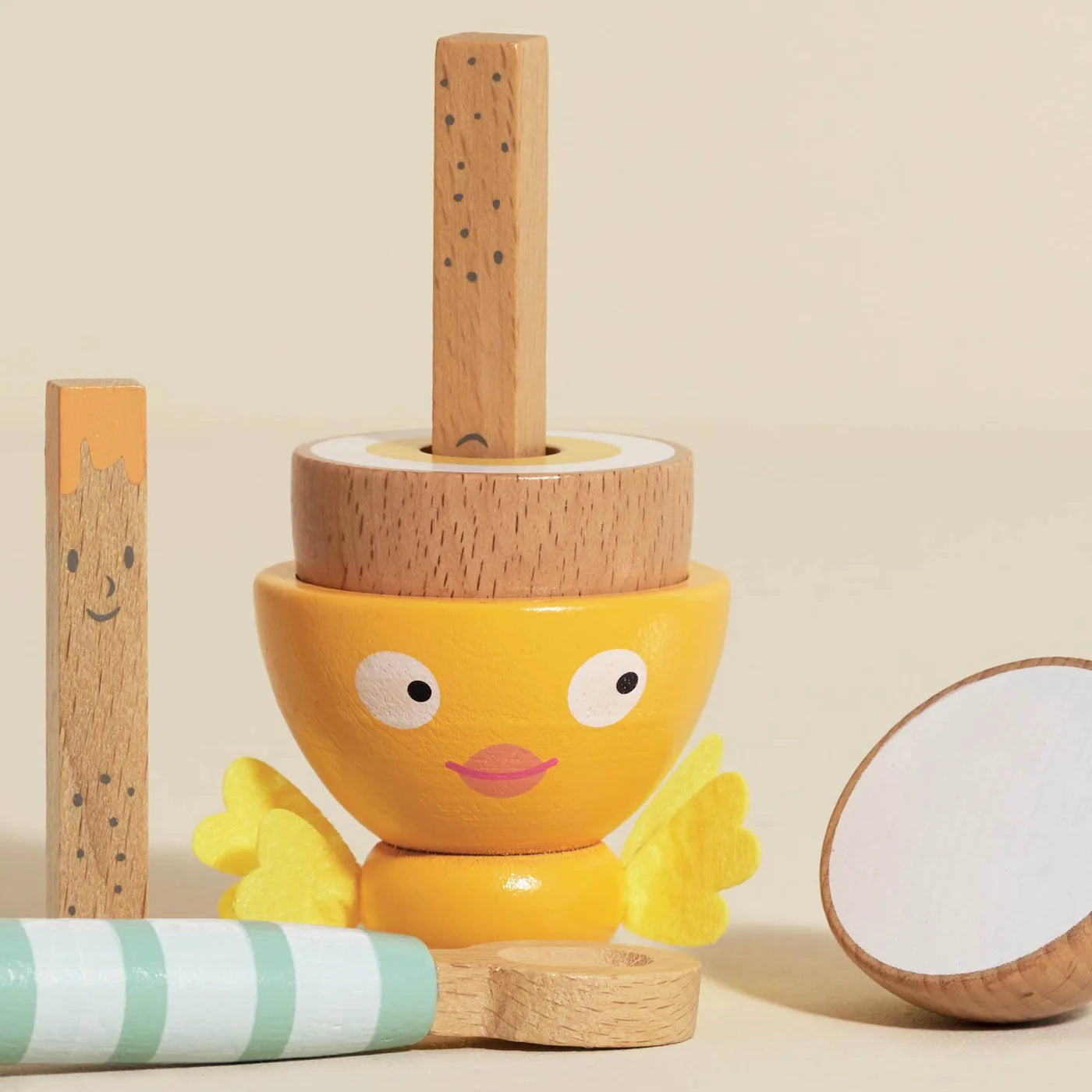 Le Toy Van Wooden Egg Cup & Soldiers