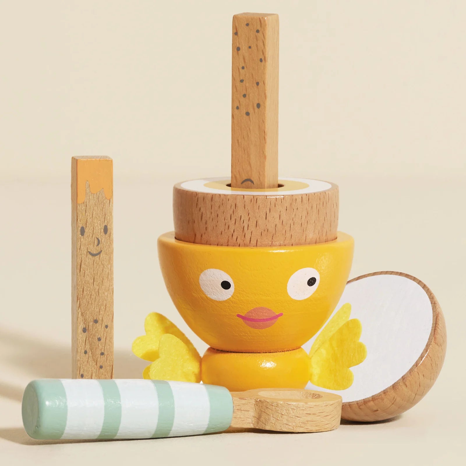 Le Toy Van Wooden Egg Cup & Soldiers